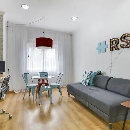 דירה Cool And Airy In Ajuda ליסבון