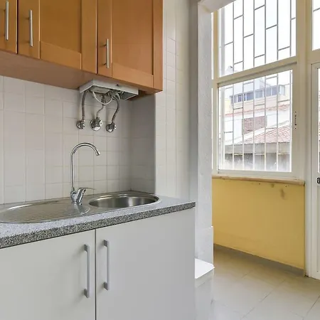 Cool And Airy In Ajuda Lisboa