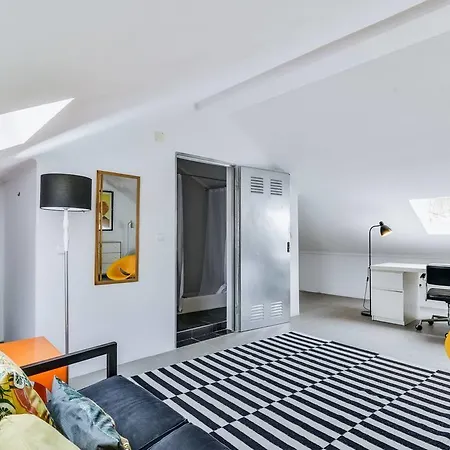 아파트 Cool And Airy In Ajuda *