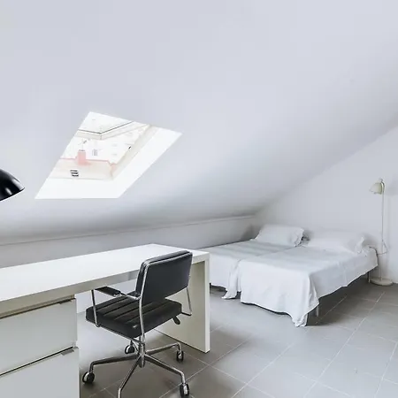 Cool And Airy In Ajuda Lisboa